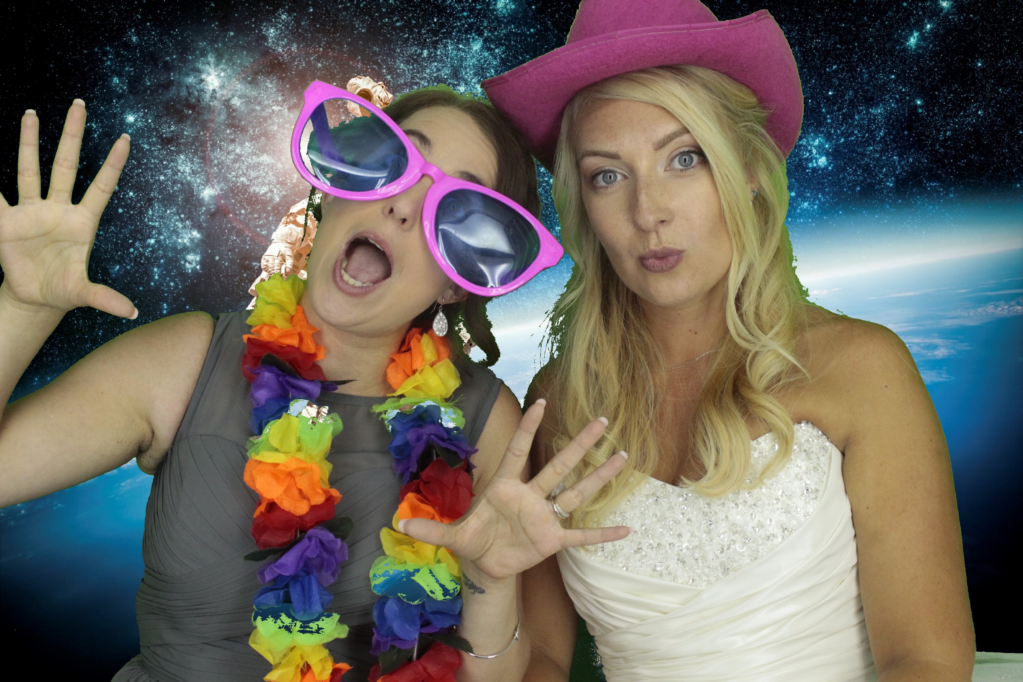 Nikki & Simon | View more photos from the event at gallery.myphotoboothexperience.co.uk/u/MyPhotoBoothExperienceLtd/Nikki-Simon